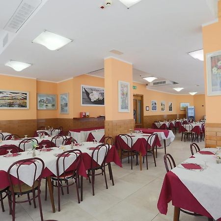 Hotel Milena Rimini Kültér fotó