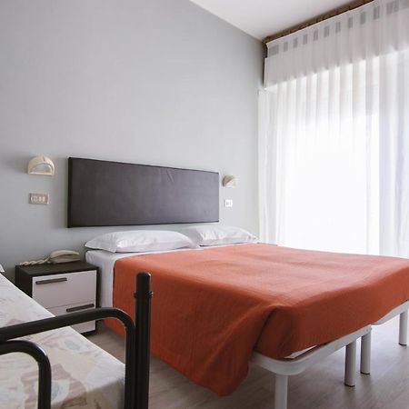 Hotel Milena Rimini Kültér fotó